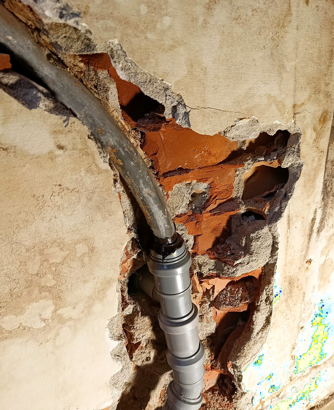 Nuovi raccordi di scarico incassati nella muratura